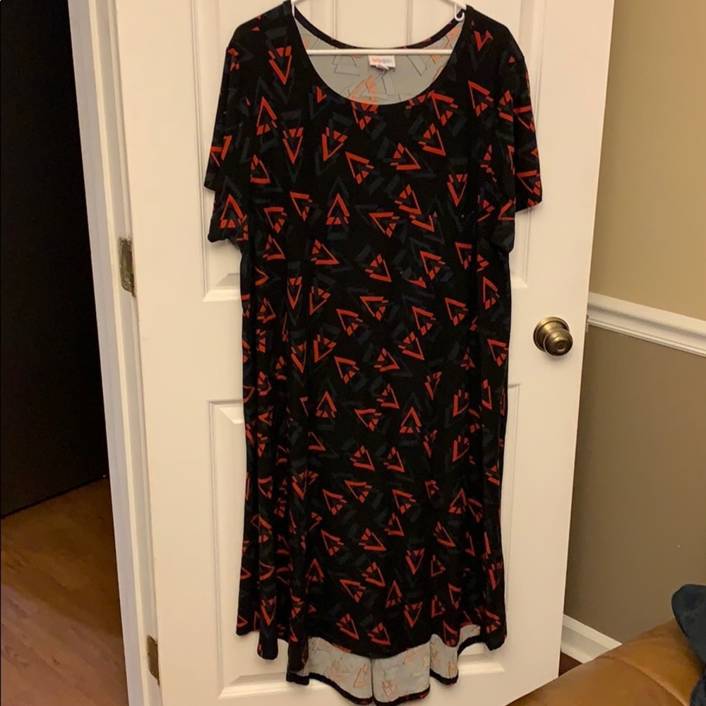 Lularoe Carly Geometric Print 3XL Black, Teal, Red